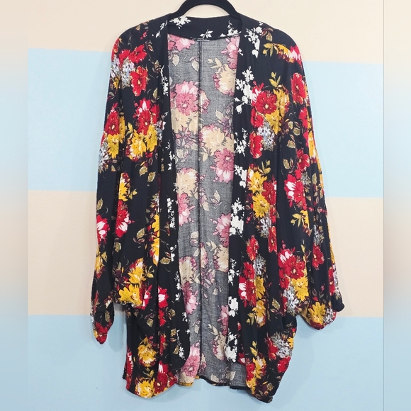 Plus Size Women's Floral Kimono - Picture 2 of 5